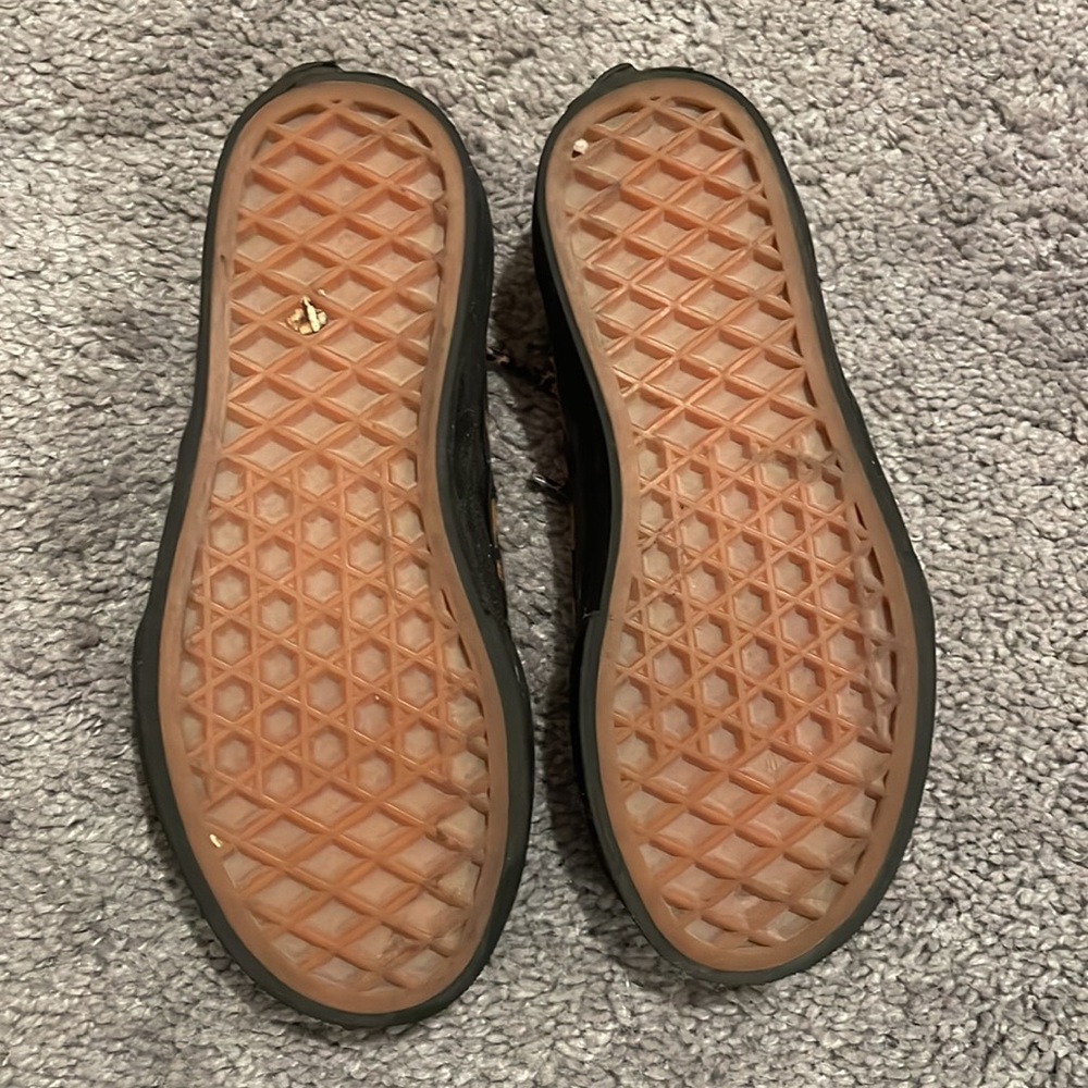 Leopard Vans - Picture 3 of 5